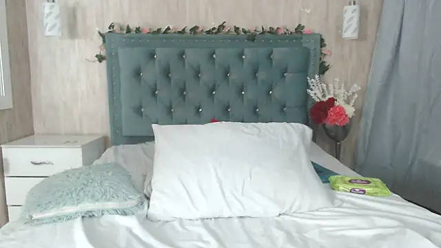 Alexa roussee online show from 02-07-25, 04:06