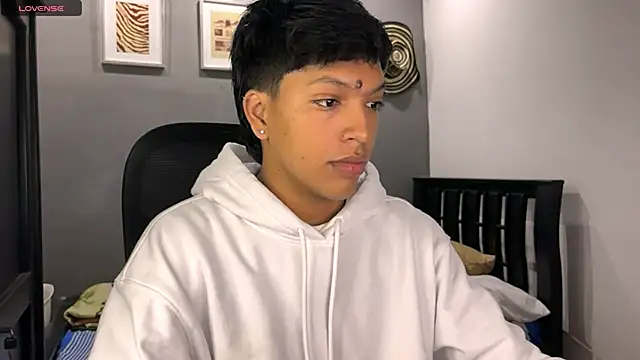 Snapshot of Xander_bonnet1 chatting on 01-29-25, 12:56 Xander bonnet1 online show from 01-29-25, 12:56