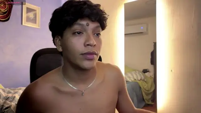 Snapshot of Xander_bonnet1 chatting on 11-19-25, 02:28 Xander bonnet1 online show from 11-19-25, 02:28