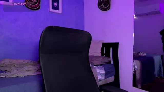 Snapshot of Xander_bonnet1 chatting on 11-27-25, 01:57 Xander bonnet1 online show from 11-27-25, 01:57