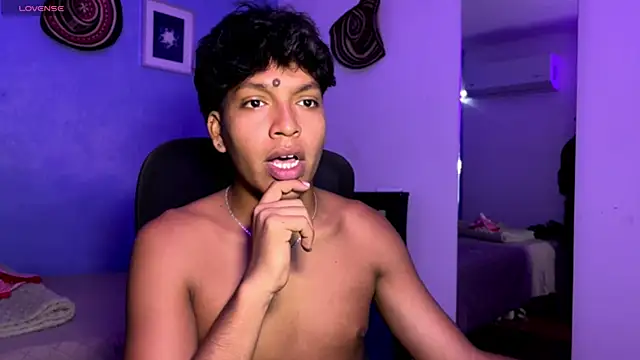 Snapshot of Xander_bonnet1 chatting on 12-17-25, 02:23 Xander bonnet1 online show from 12-17-25, 02:23