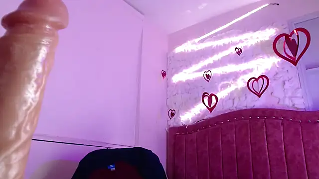 SarahStones online show from 03-12-25, 07:13