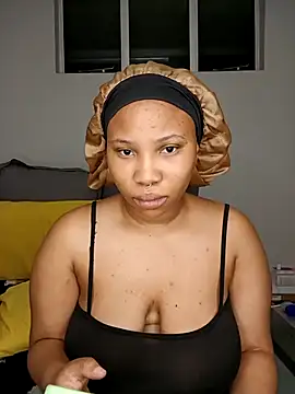 Snapshot of DrippinCaramelCutie chatting on 11-22-25, 09:58 DrippinCaramelCutie online show from 11-22-25, 09:58