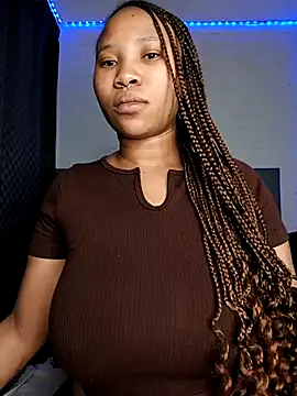 Snapshot of DrippinCaramelCutie chatting on 02-18-26, 09:33 DrippinCaramelCutie online show from 02-18-26, 09:33