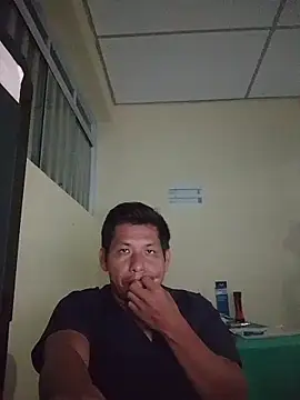 Snapshot of activo202 chatting on 01-15-26, 11:52 activo202 online show from 01-15-26, 11:52