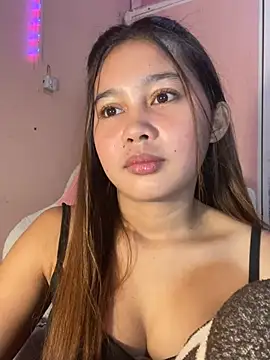 Snapshot of ursweet_babygirl chatting on 02-26-26, 04:17 ursweet babygirl online show from 02-26-26, 04:17