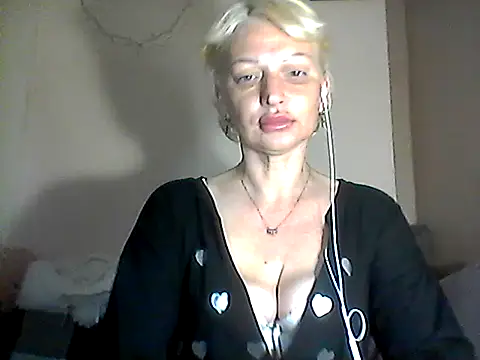 Snapshot of MaryJane441 chatting on 04-22-26, 08:10 MaryJane441 online show from 04-22-26, 08:10