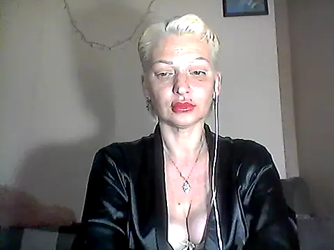Snapshot of MaryJane441 chatting on 05-04-26, 08:16 MaryJane441 online show from 05-04-26, 08:16