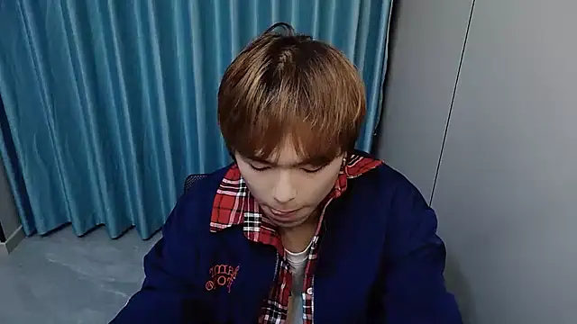 Snapshot of xiaottt1918 chatting on 04-01-26, 01:41 xiaottt1918 online show from 04-01-26, 01:41