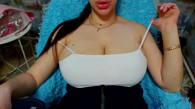 Snapshot of lovelyseu chatting on 11-24-25, 06:13 lovelyseu online show from 11-24-25, 06:13