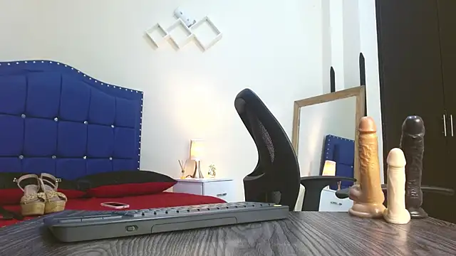 Snapshot of Daniela_Saenz_ chatting on 01-15-25, 04:00 Daniela Saenz online show from 01-15-25, 04:00