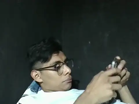 Snapshot of alexof_sun chatting on 01-10-26, 02:13 alexof sun online show from 01-10-26, 02:13