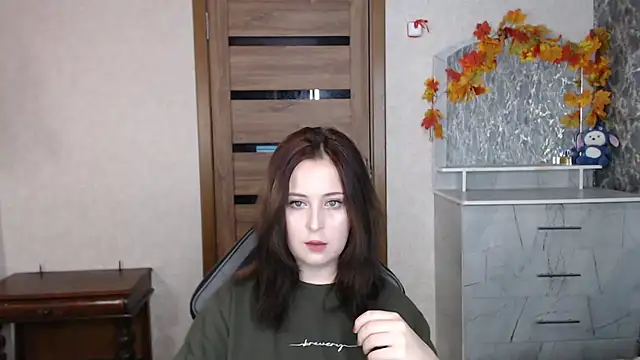 Kristy-Max online show from 10-17-25, 08:33