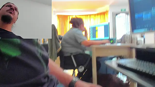 Snapshot of webothtwo chatting on 10-02-25, 05:42 webothtwo online show from 10-02-25, 05:42