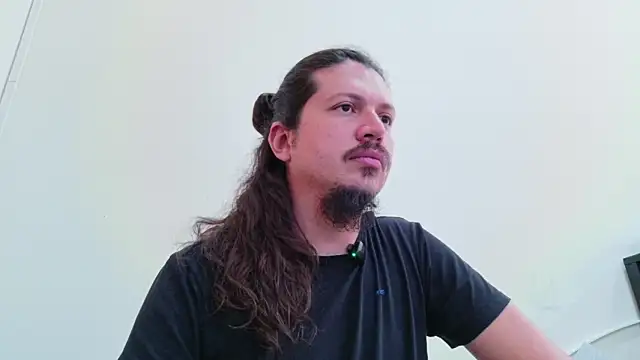 Snapshot of webothtwo chatting on 12-01-25, 06:46 webothtwo online show from 12-01-25, 06:46