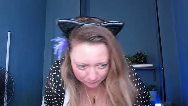 JesiaFoxi online show from 02-13-25, 03:24