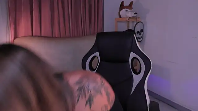 ashleyvalirya online show from 10-23-25, 04:01