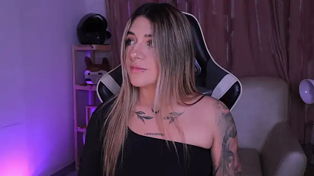 ashleyvalirya online show from 11-14-25, 04:00