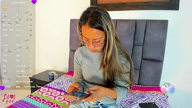 tatiana valencia online show from 05-20-26, 12:33