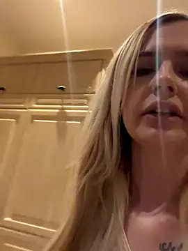 Snapshot of saskiapierce chatting on 09-21-25, 07:48 saskiapierce online show from 09-21-25, 07:48