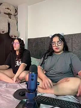 maddie-and-chelsea- online show from 04-12-26, 09:14