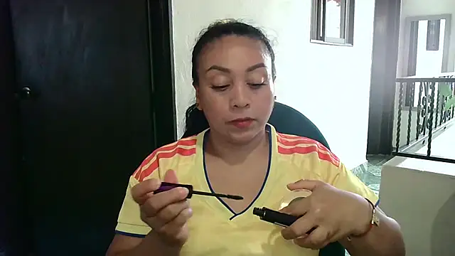 Snapshot of zaray_bella chatting on 07-07-26, 05:06 zaray bella online show from 07-07-26, 05:06