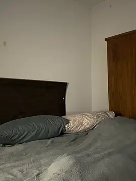 Snapshot of moody1996- chatting on 03-08-25, 03:06 moody1996- online show from 03-08-25, 03:06