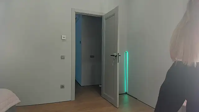  cometoseeme  online show from 10-10-25, 02:16