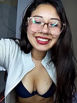 Snapshot of MishuColfer chatting on 12-18-25, 02:50 MishuColfer online show from 12-18-25, 02:50