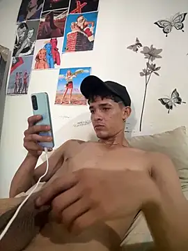 Snapshot of cristofer_988 chatting on 03-09-25, 06:11 cristofer 988 online show from 03-09-25, 06:11