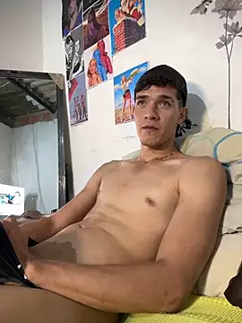 Snapshot of cristofer_988 chatting on 03-10-25, 01:23 cristofer 988 online show from 03-10-25, 01:23