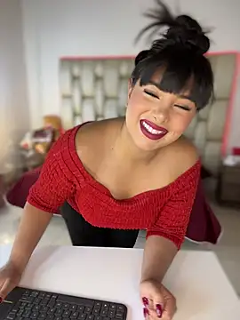 Alexa Miss online show from 09-14-25, 06:18