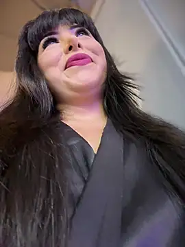 Alexa Miss online show from 10-24-25, 06:48