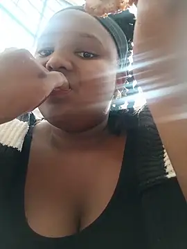 queenxdede online show from 06-13-26, 12:36
