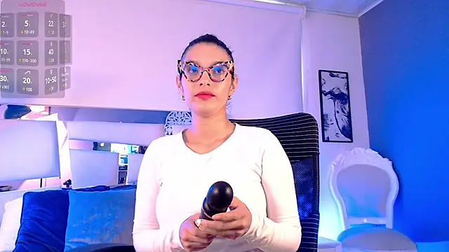 Snapshot of paulinabarnett- chatting on 03-03-25, 12:05 paulinabarnett- online show from 03-03-25, 12:05