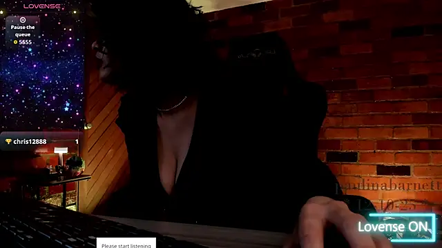 Snapshot of paulinabarnett- chatting on 10-12-25, 06:07 paulinabarnett- online show from 10-12-25, 06:07