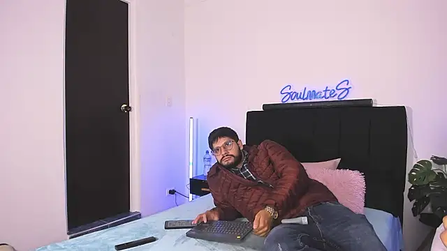 Snapshot of -soulmate-s chatting on 02-18-26, 02:02 -soulmate-s online show from 02-18-26, 02:02