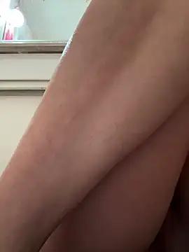 Snapshot of hotNReady6969 chatting on 09-14-25, 03:05 hotNReady6969 online show from 09-14-25, 03:05