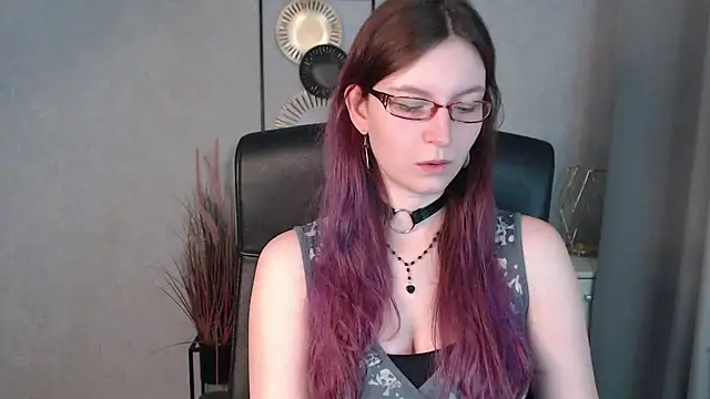 emmaxDelight online show from 12-18-24, 06:32