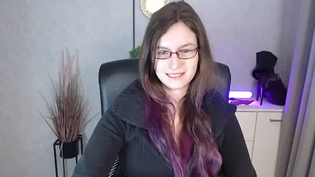 emmaxDelight online show from 11-21-25, 06:23