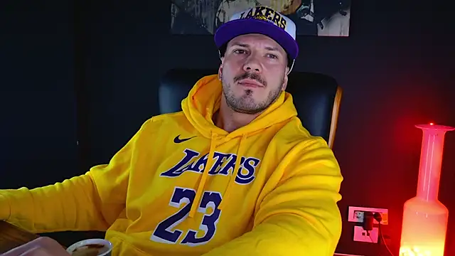 AngeloEric online show from 12-12-24, 01:17