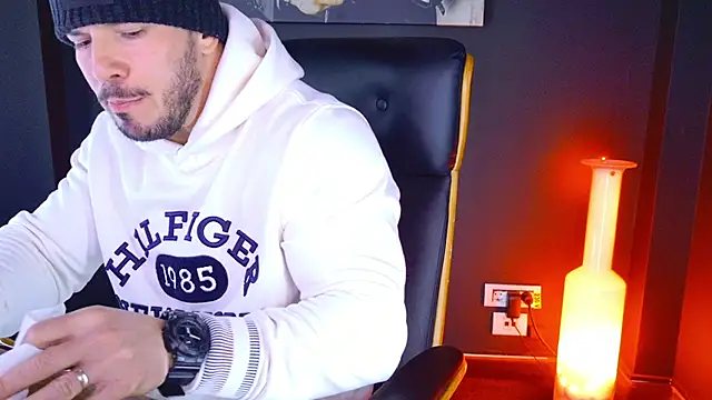 AngeloEric online show from 01-28-25, 10:45