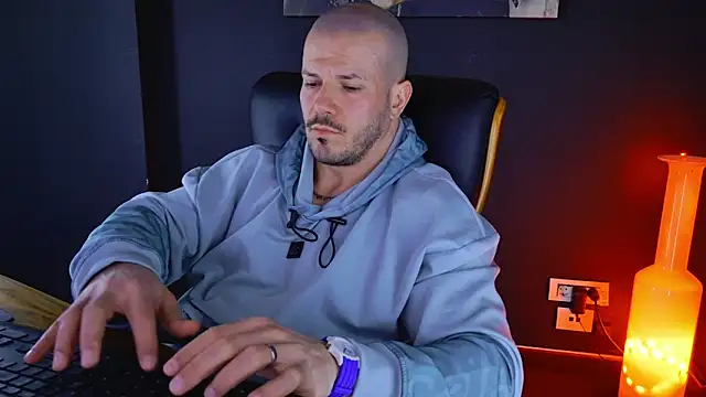 AngeloEric online show from 02-12-25, 09:20