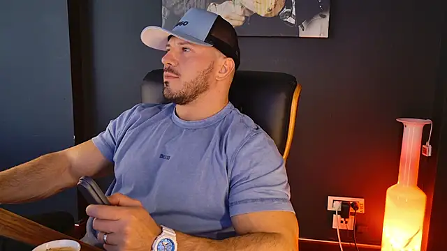 AngeloEric online show from 10-20-25, 08:26