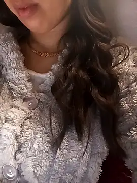 Snapshot of jijijoudia chatting on 03-08-25, 04:17 jijijoudia online show from 03-08-25, 04:17