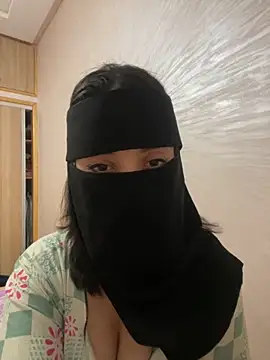 Snapshot of jijijoudia chatting on 10-06-25, 01:03 jijijoudia online show from 10-06-25, 01:03