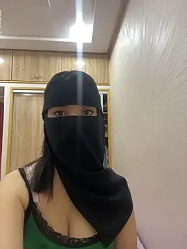 Snapshot of jijijoudia chatting on 10-08-25, 10:51 jijijoudia online show from 10-08-25, 10:51