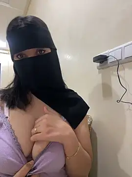 Snapshot of jijijoudia chatting on 10-29-25, 12:35 jijijoudia online show from 10-29-25, 12:35