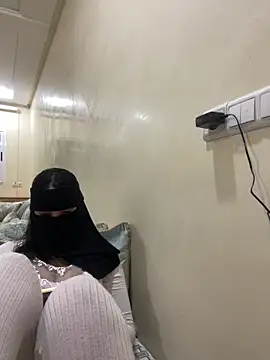 Snapshot of jijijoudia chatting on 11-06-25, 01:39 jijijoudia online show from 11-06-25, 01:39