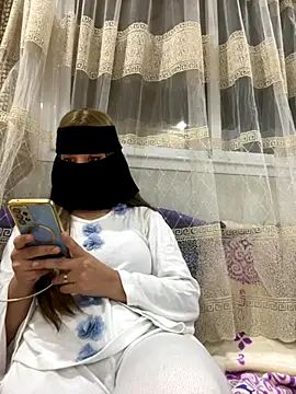 Snapshot of jijijoudia chatting on 12-04-25, 12:20 jijijoudia online show from 12-04-25, 12:20